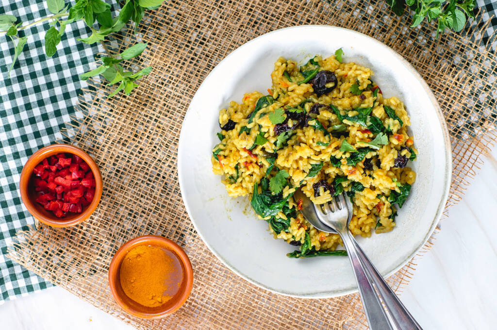 Risotto-Curry-Con-Espinacas-pasas