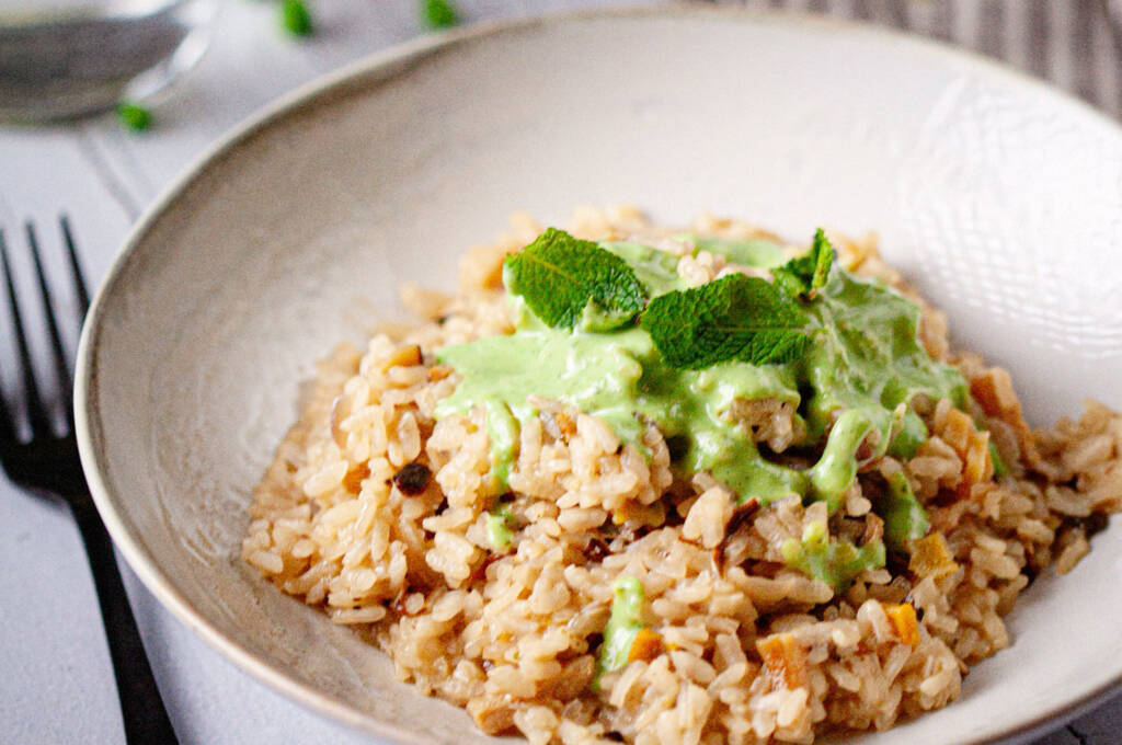 Risotto Shiitake Boletus Salsa De Guisantes