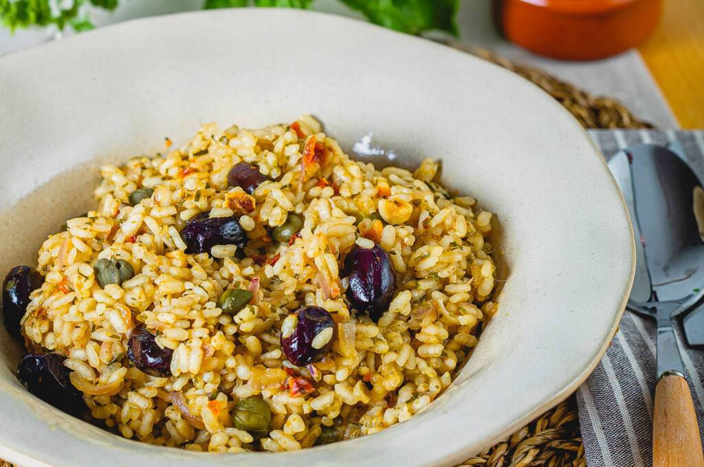 Risotto Toscana Con Alcaparras Y Olivas Negras